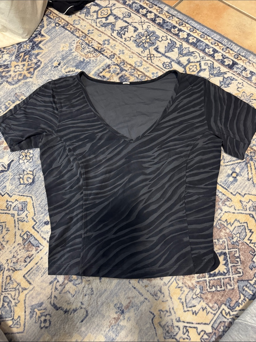 lululemon athletica Black Zebra-Print V-Neck Short Sleeve align Tee